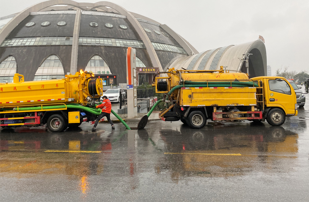 尧化新村商场管道清淤